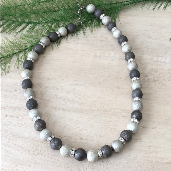 Jewelry - 🍭 Metal gray silver rhinestone necklace, formal